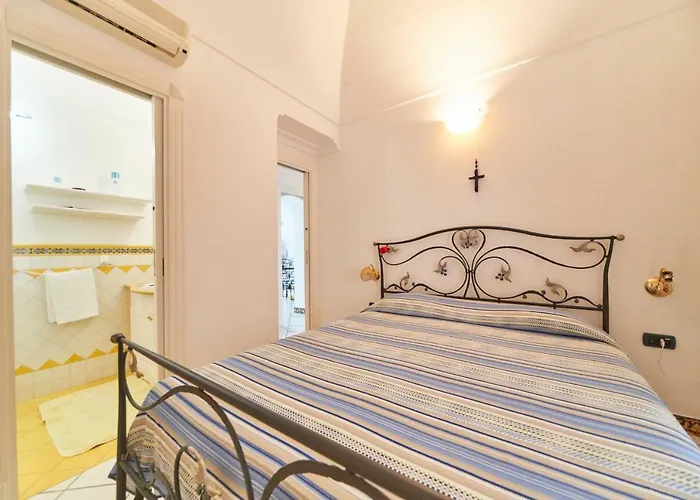 Chiara Marina Grande *