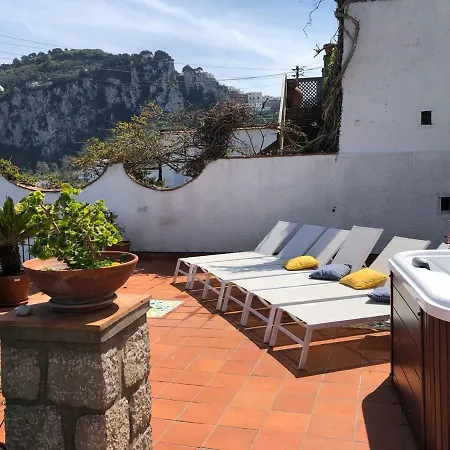 Chiara Marina Grande Casa de Férias