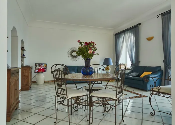 Chiara Marina Grande *