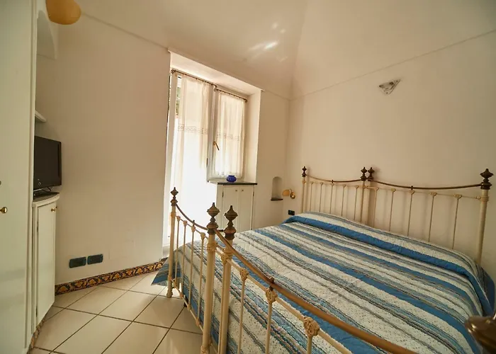 Chiara Marina Grande *